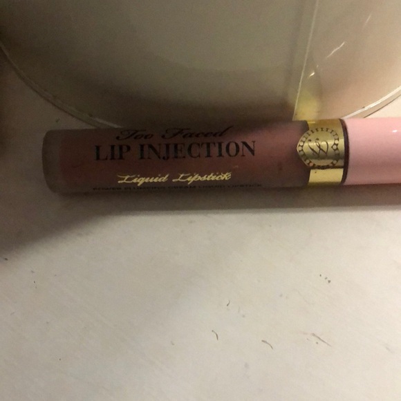 Too faced lip injection liquid lipstick shade give ‘em up - Picture 1 of 2